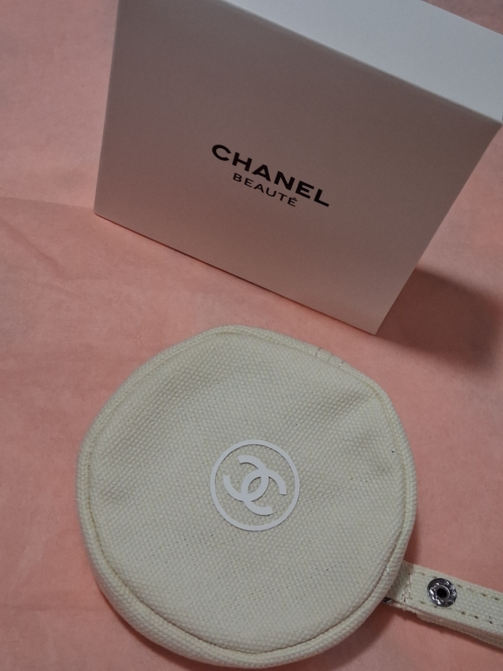 CHANEL GWP Cream Canvas Round Coin Pouch with CC Logo.